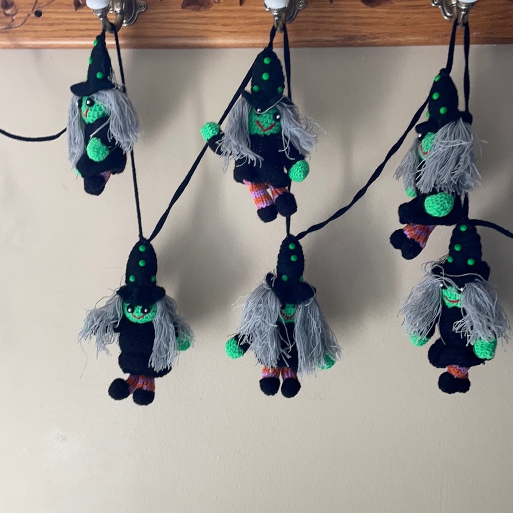 Adorable witch garland